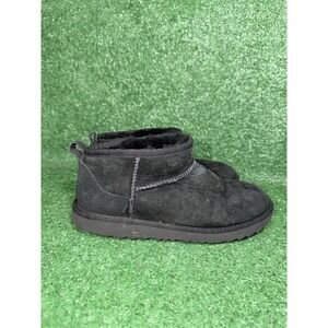 UGG Classic Ultra Mini Platform Boot Womens Size 6 Black Warm Comfort Casual